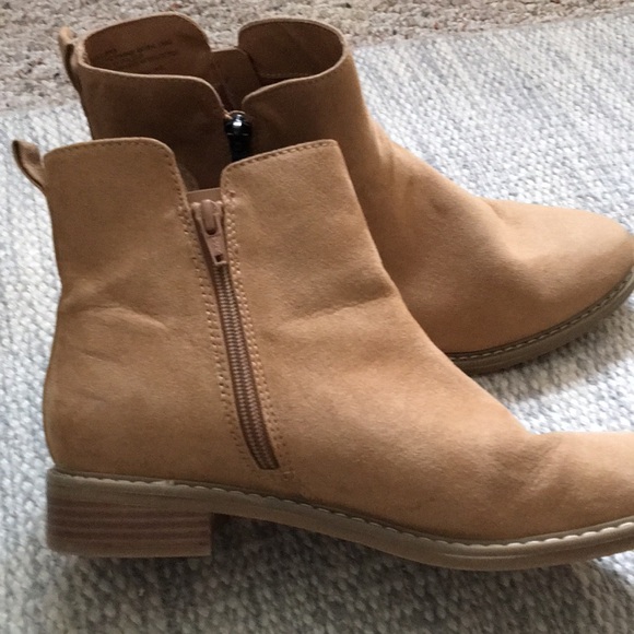 Universal Thread Tan Suede Ankle Boots - Picture 4 of 6